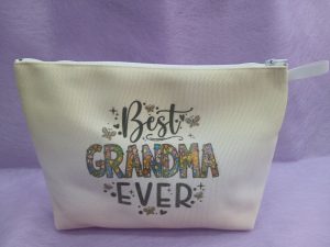 20260428_170237 Τσαντάκι νεσεσέρ GRANDMA